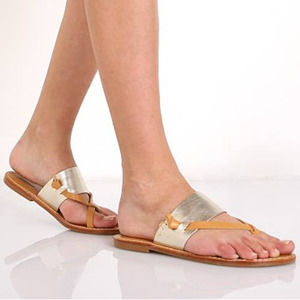 💥$165💥 SOLUDOS Slotted Thong Sandal